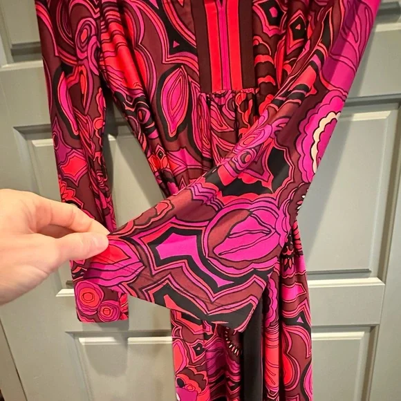 Trina Turk Joni Printed Bell Sleeve Dress Medium - Picture 6 of 9